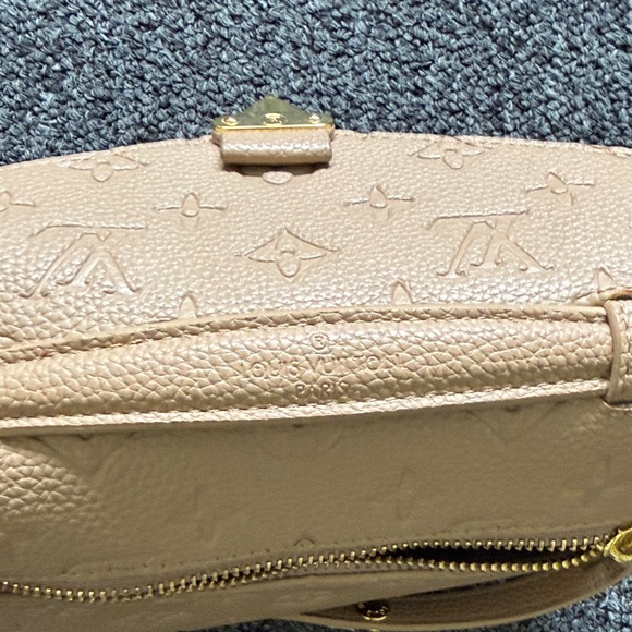 Pochette Metis East West Smoke LV Bag - Picture 7 of 7